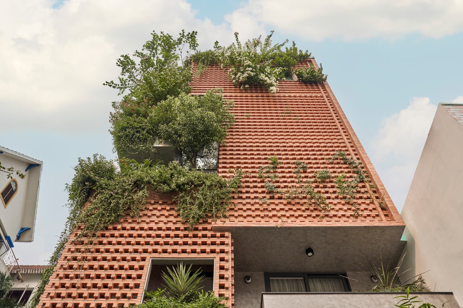 YOGA HOUSE
